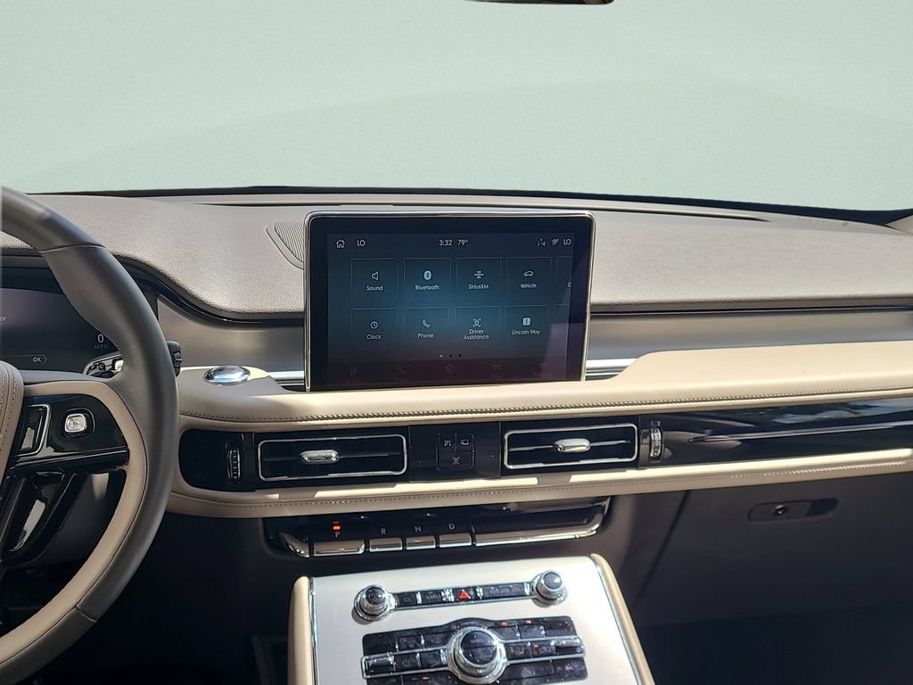 Used 2023 Lincoln Aviator 2WD w/ Premium Package image 13
