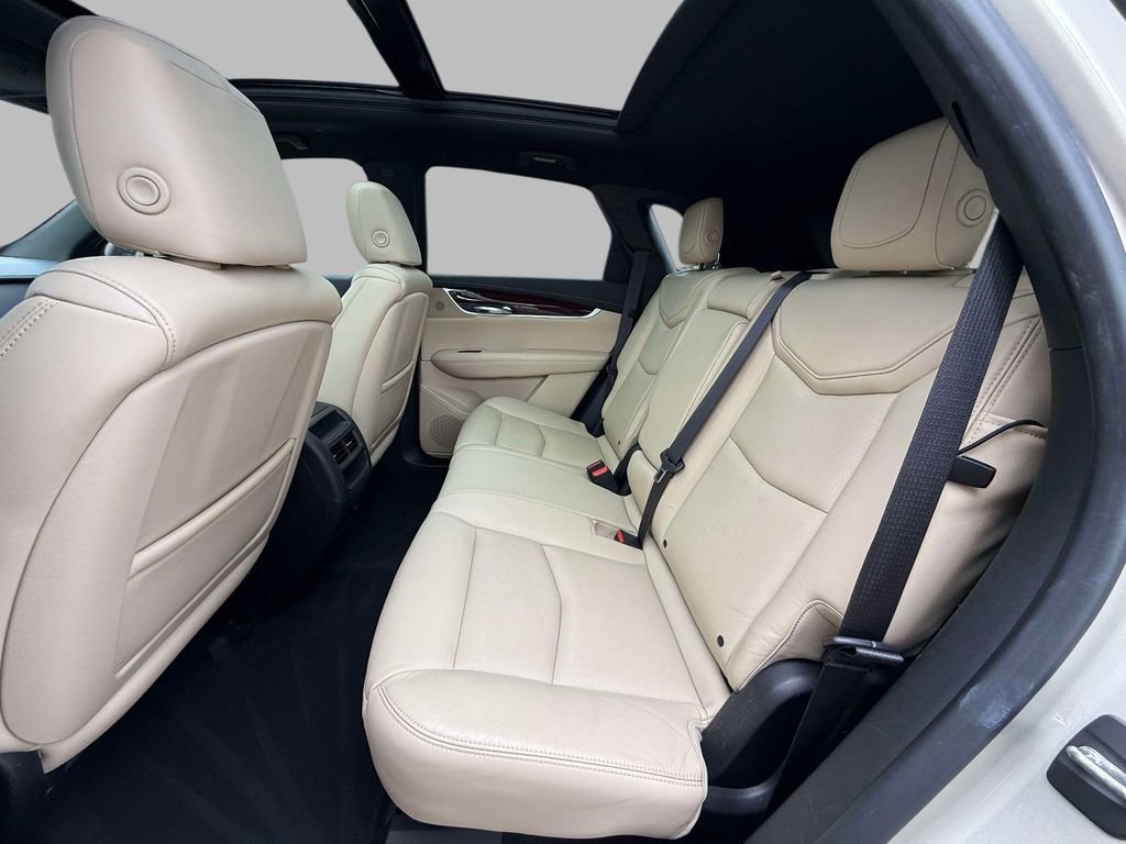 Used 2017 Cadillac XT5 Luxury w/ Driver Awareness Package image 19