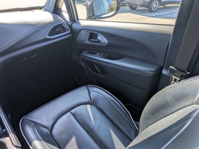 Used 2025 Chrysler Pacifica Limited image 20