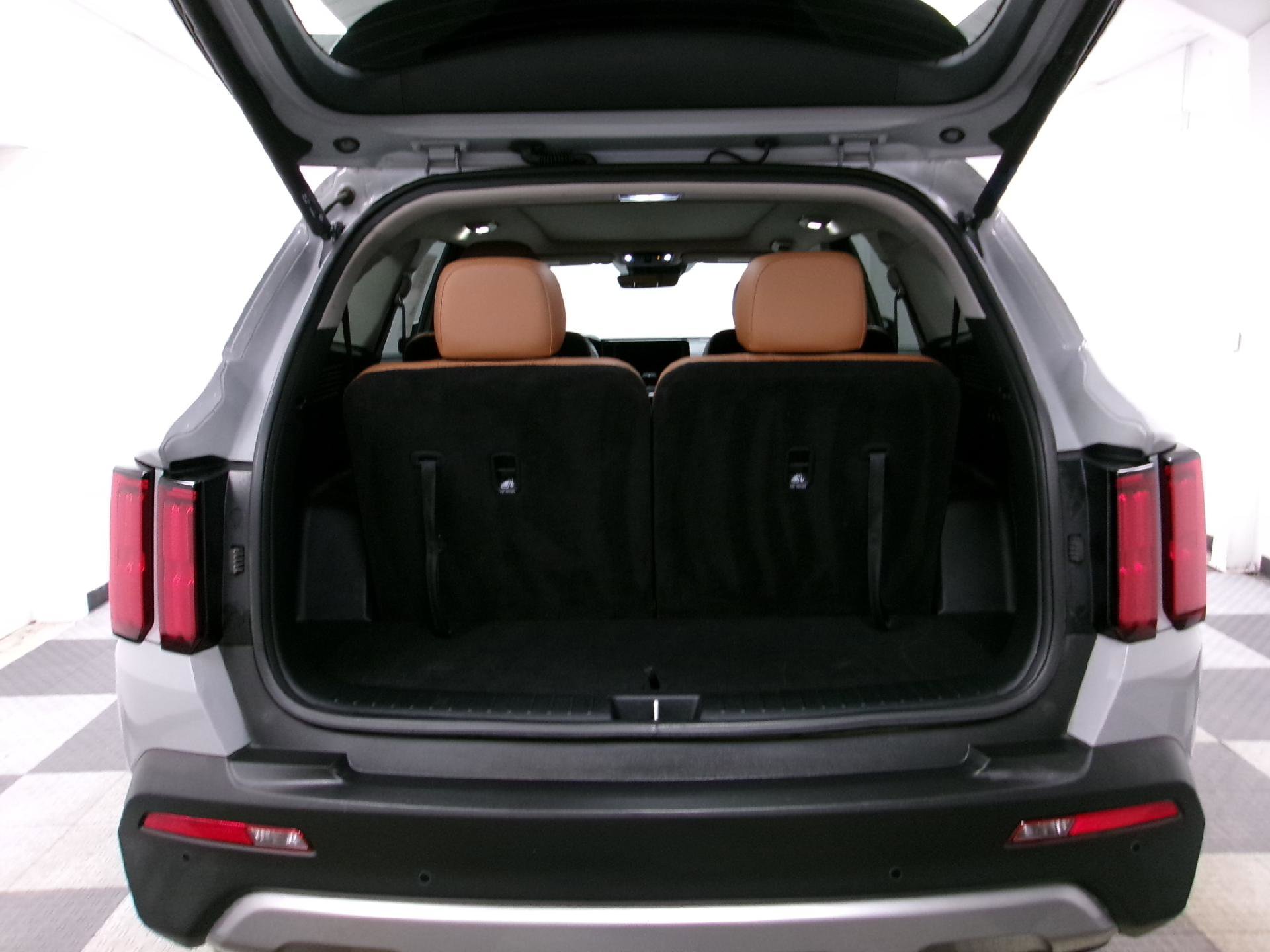 Used 2022 Kia Sorento SX Prestige w/ Rust Color Package image 14