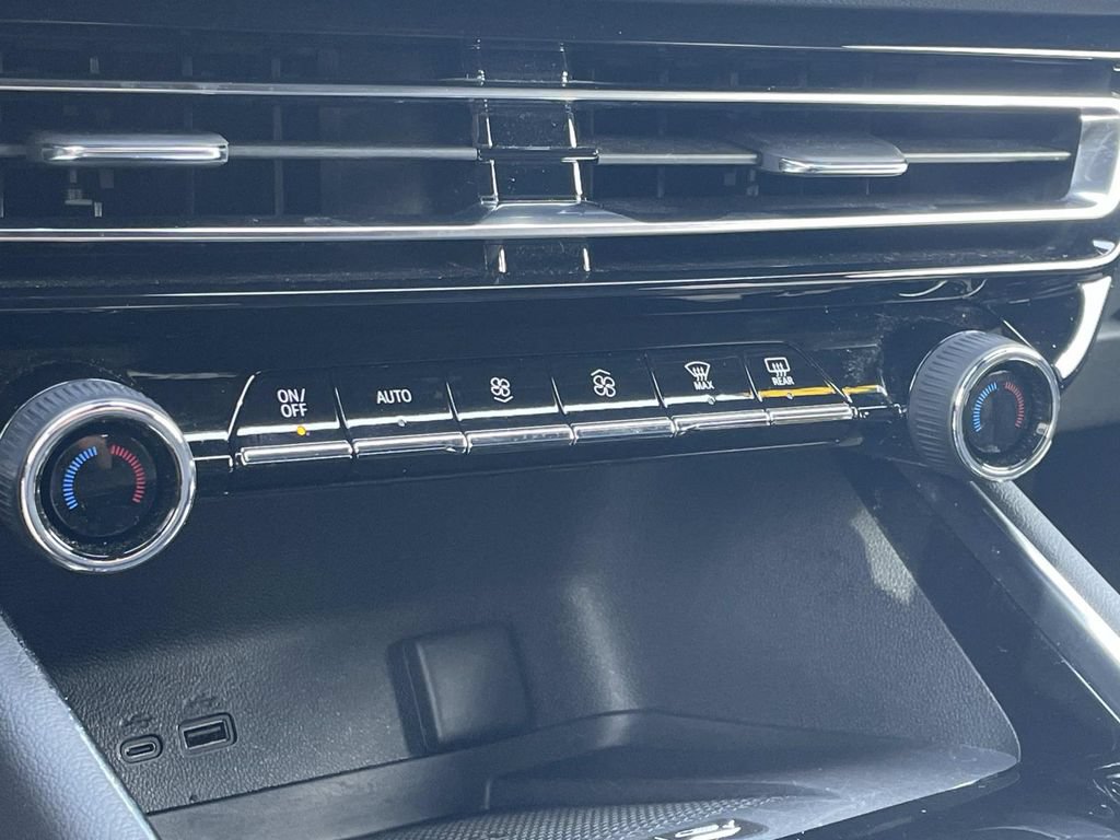 Used 2024 Chevrolet Traverse LT w/ LPO, Floor Liner Package FWD image 24
