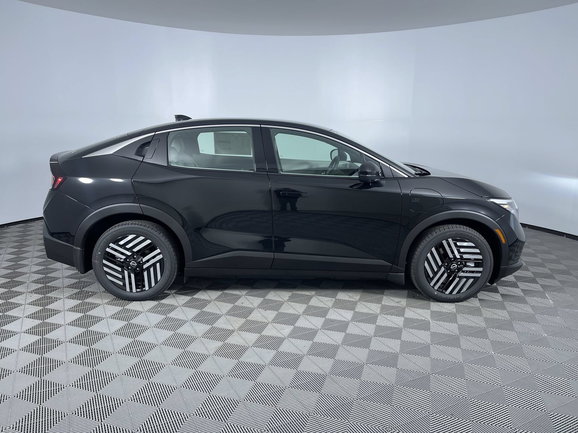 New 2026 Nissan Leaf SV+ w/ Floor Mat Package (SV+) FWD image 10