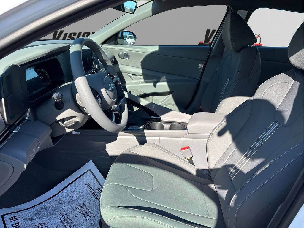 New 2025 Hyundai Elantra Blue image 9