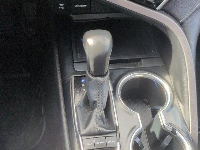 Used 2018 Toyota Camry XSE image 12