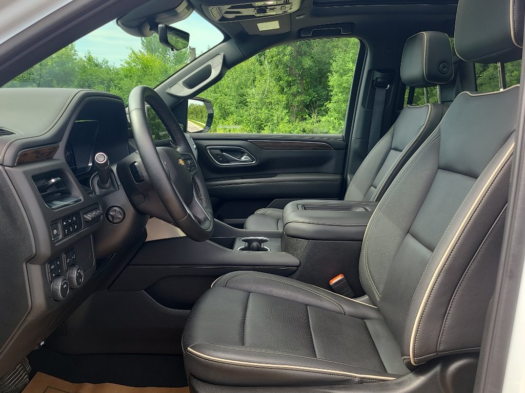 Used 2024 Chevrolet Suburban Premier AWD/4WD image 14