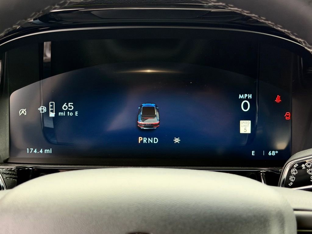 Used 2025 Lincoln Corsair FWD w/ Equipment Group 101A image 20