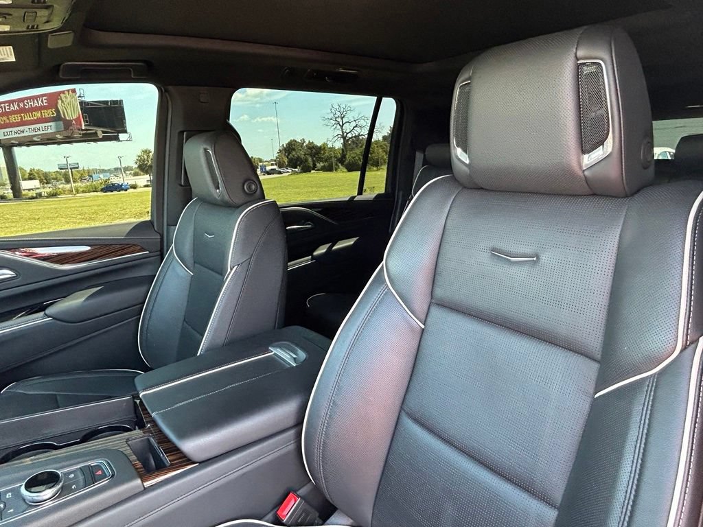 Used 2024 Cadillac Escalade ESV Premium Luxury w/ Performance Package AWD/4WD image 18
