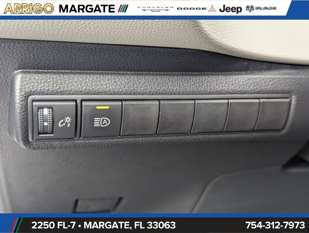 Used 2025 Toyota Corolla LE FWD image 13