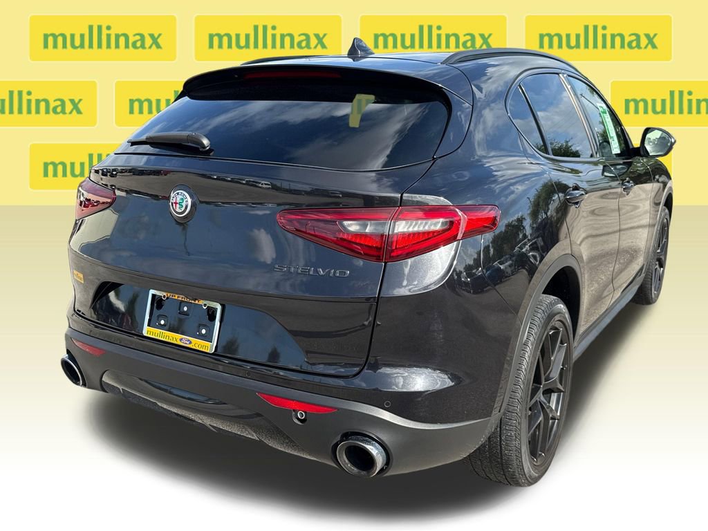 Used 2021 Alfa Romeo Stelvio Sprint w/ Nero Edizione RWD image 4