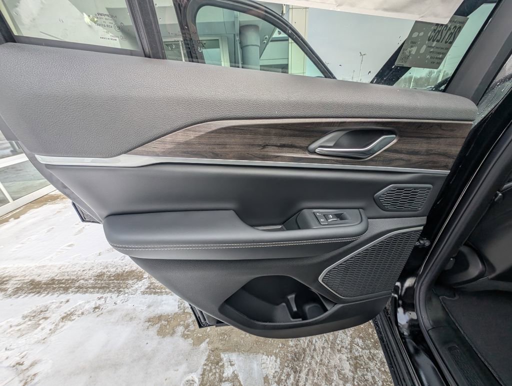 New 2026 Jeep Grand Cherokee Limited w/ Limited Altitude Package image 39