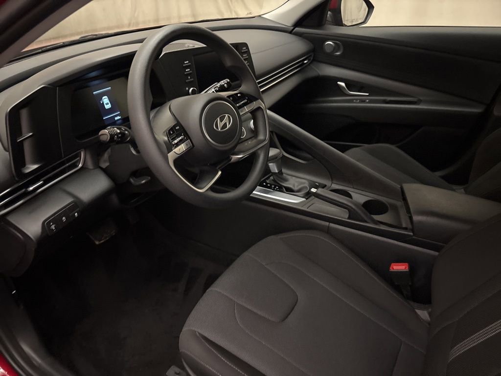 Certified 2026 Hyundai Elantra SE image 13
