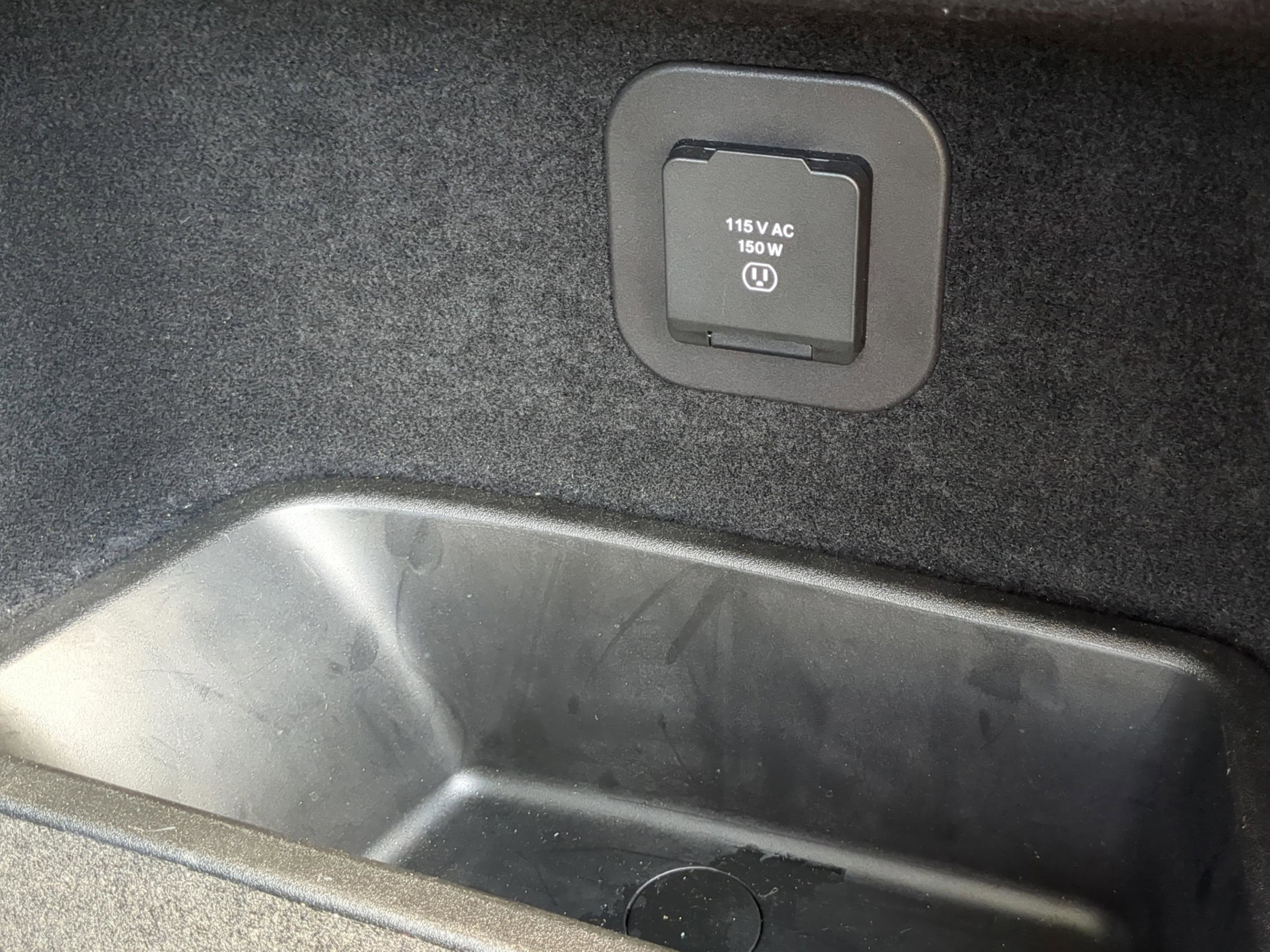 Used 2023 Alfa Romeo Stelvio Ti w/ Active Assist Plus Package image 33