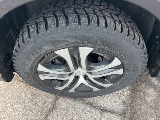 Used 2018 Toyota RAV4 LE image 8