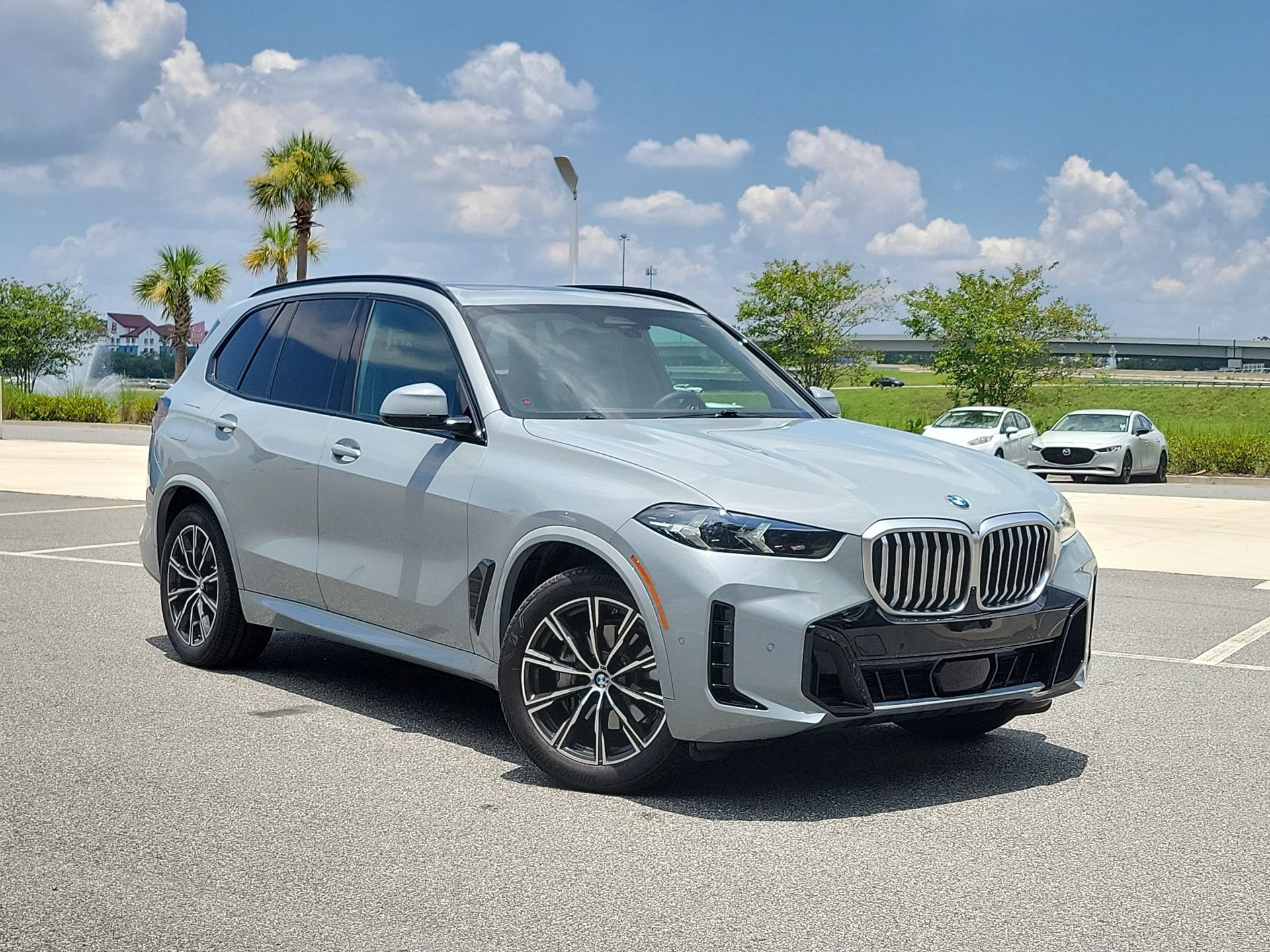 Used 2024 BMW X5 sDrive40i w/ M Sport Package RWD image 1