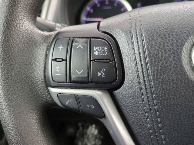 Certified 2017 Toyota Highlander LE FWD image 23