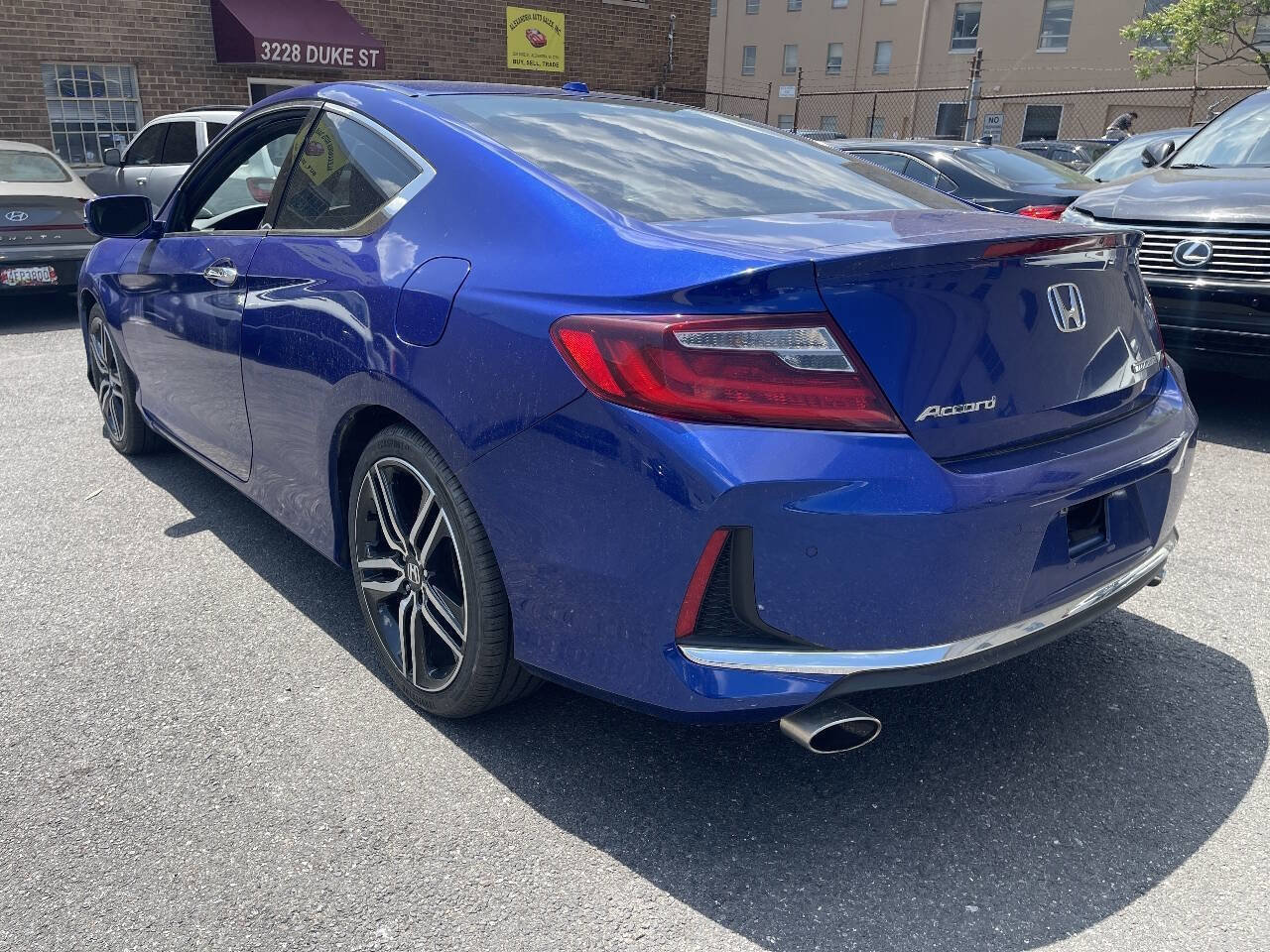 Used 2016 Honda Accord Touring image 9