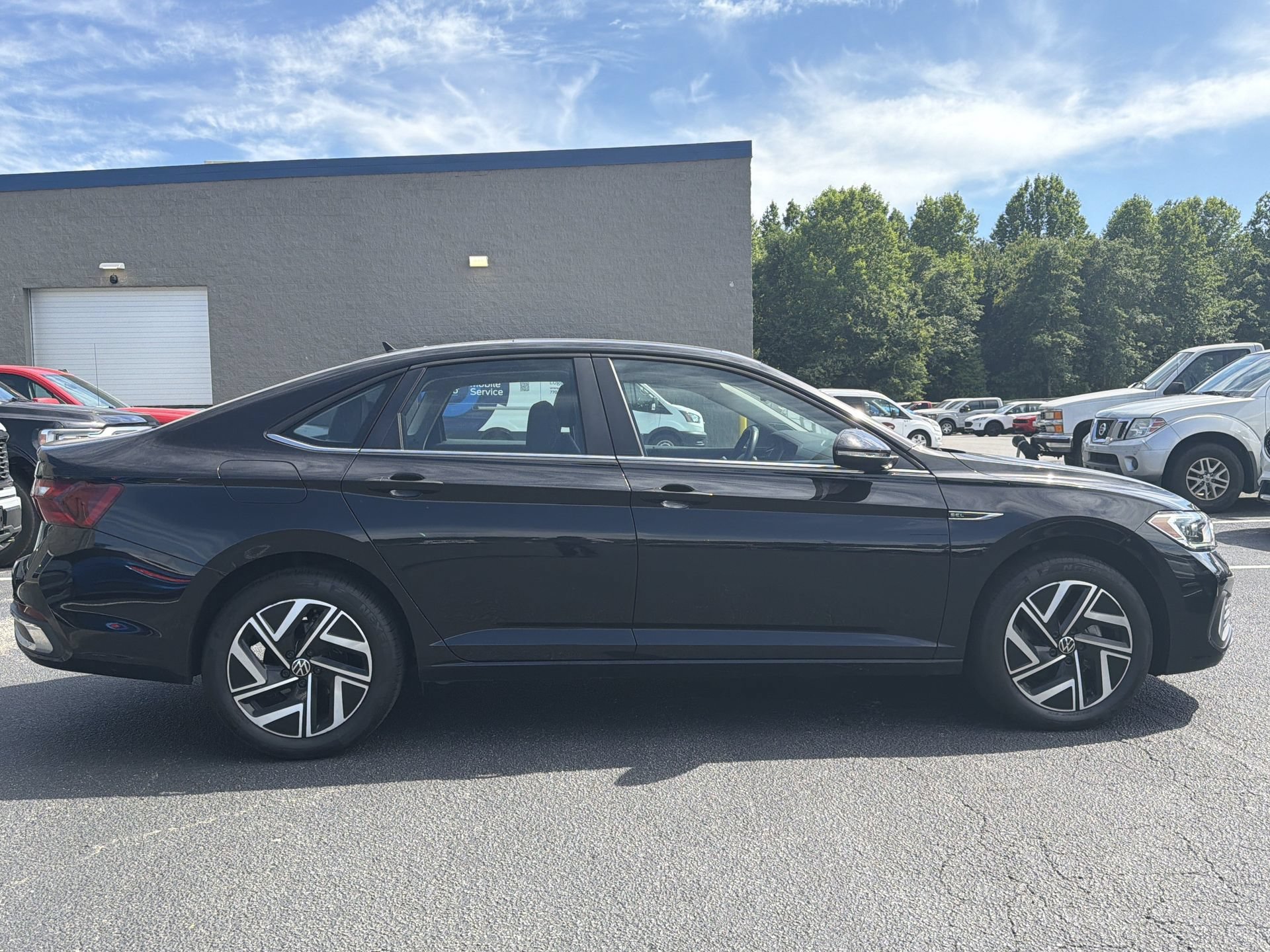 Used 2024 Volkswagen Jetta SEL FWD image 9