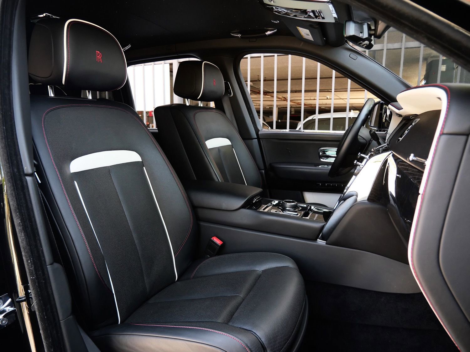 Certified 2022 Rolls-Royce Cullinan w/ Cullinan Package AWD/4WD image 37