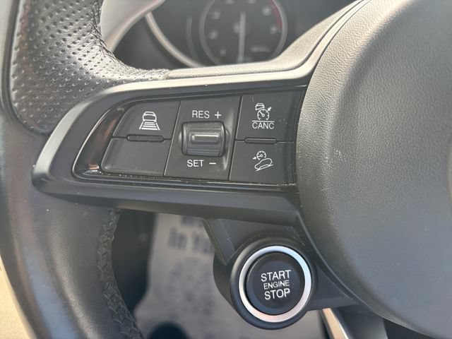 Used 2022 Alfa Romeo Stelvio Veloce AWD/4WD image 18