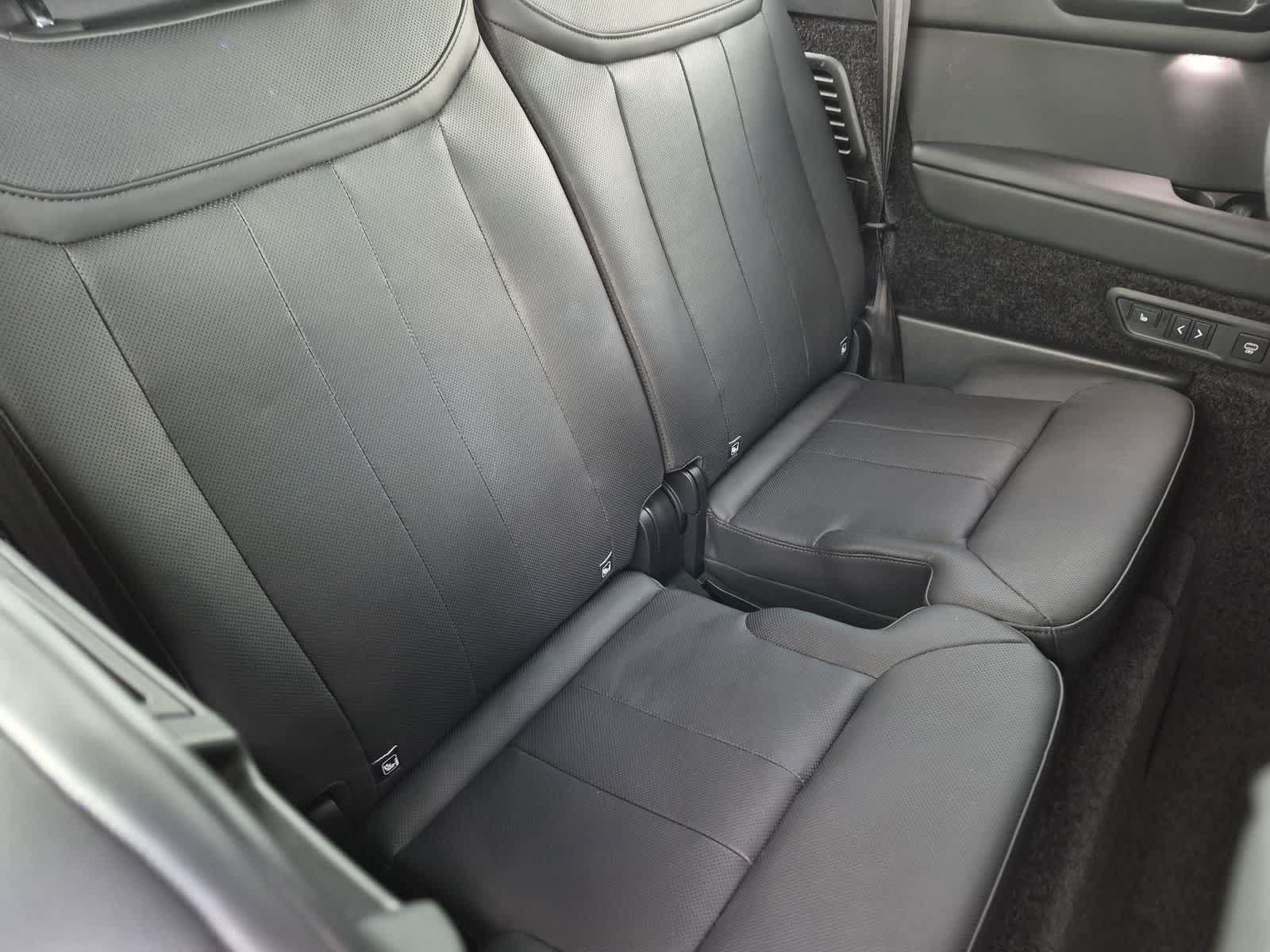 Used 2024 Land Rover Range Rover Long Wheelbase SE AWD/4WD image 22