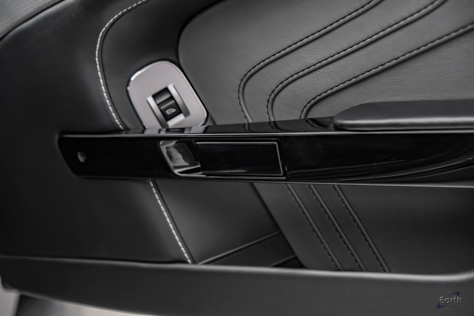 Used 2014 Aston Martin V8 Vantage S RWD image 95