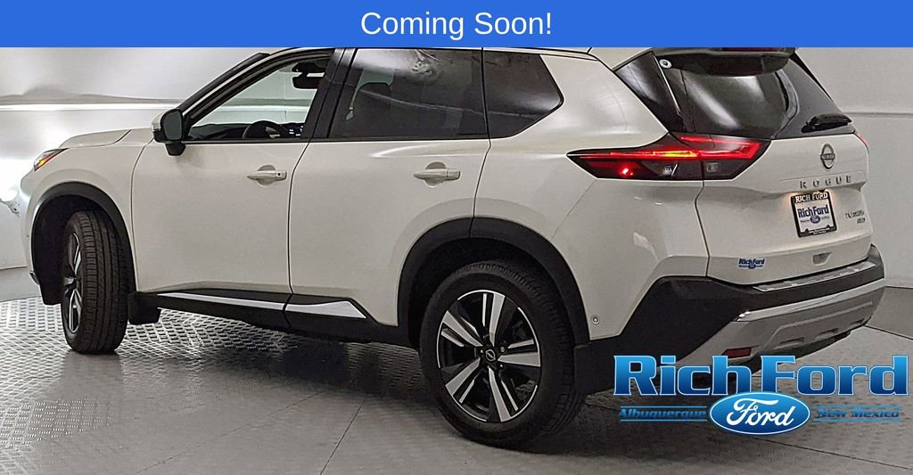 Used 2022 Nissan Rogue Platinum w/ Head-Up Display Package AWD/4WD image 4