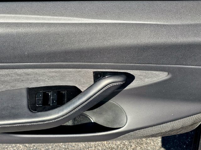 Used 2018 Tesla Model 3 Long Range RWD image 23