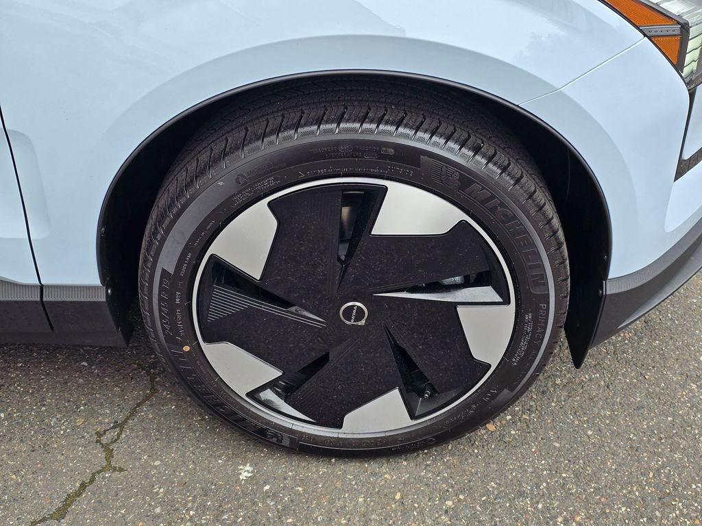 New 2026 Volvo EX30 Plus w/ Climate Package RWD image 9