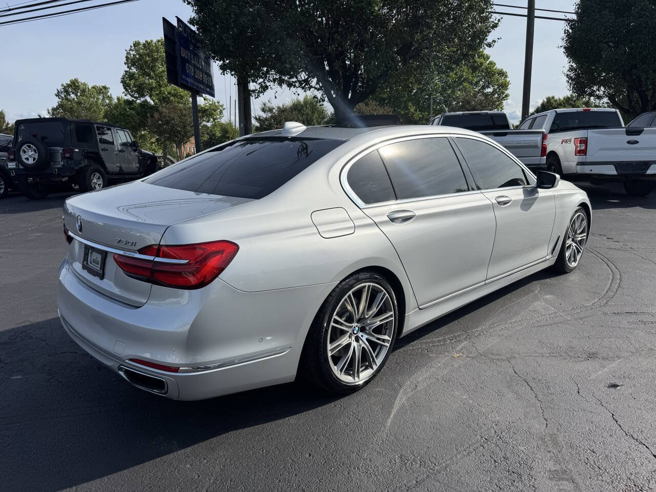 Used 2018 BMW 750i xDrive AWD/4WD image 5