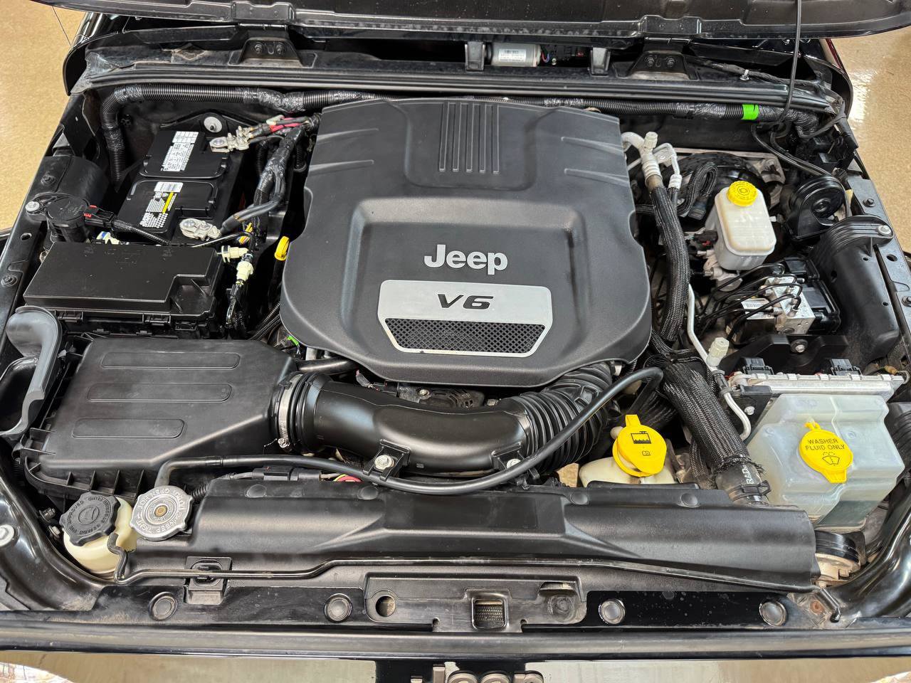 Used 2018 Jeep Wrangler Sport AWD/4WD image 34