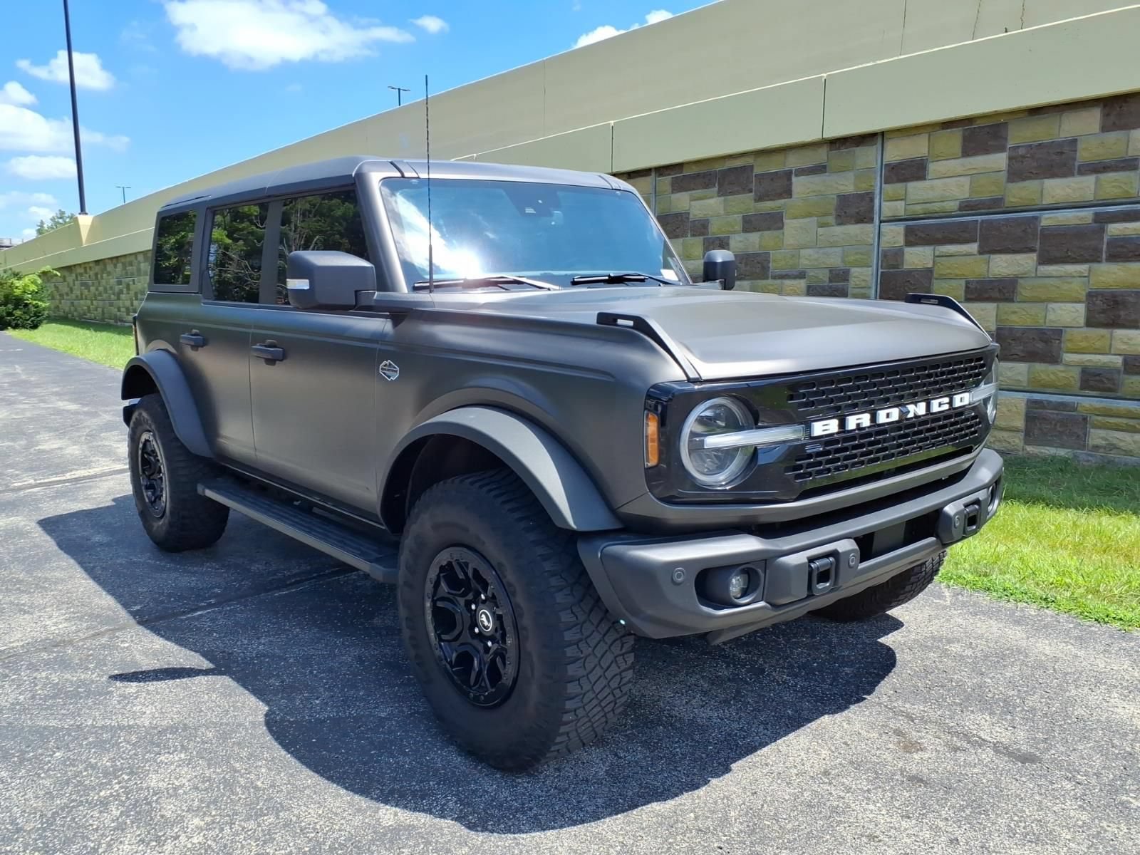 Used 2023 Ford Bronco Wildtrak AWD/4WD image 2