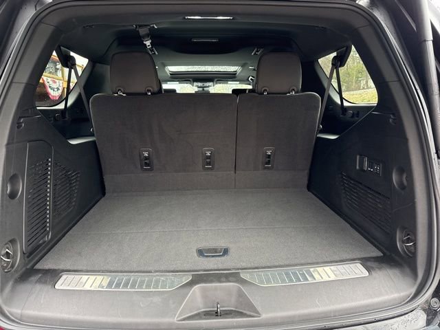 Used 2024 Chevrolet Suburban High Country w/ Advanced Technology Package image 10