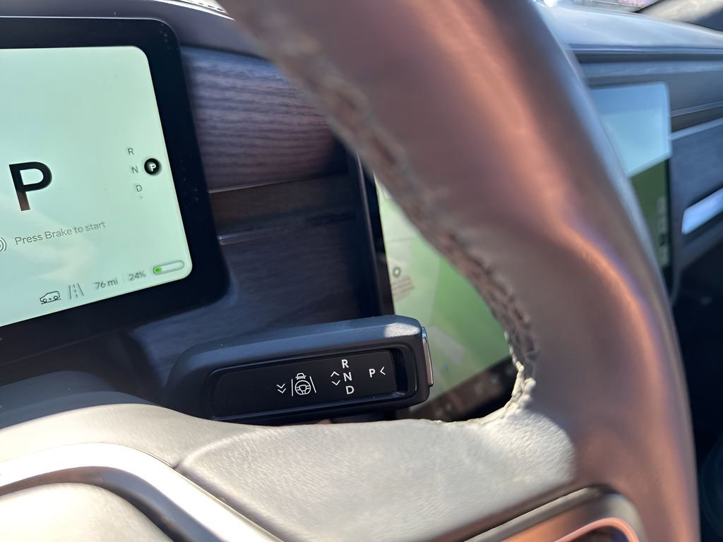 Used 2024 Rivian R1S Adventure image 32