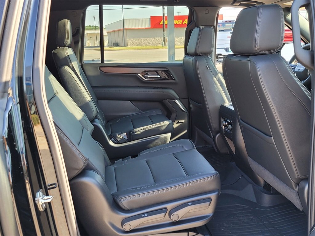 New 2025 GMC Yukon XL Denali w/ Sun & Power Step Package image 14