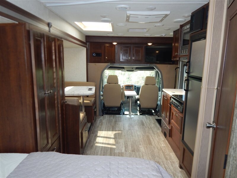 Used 2017 Mercedes-Benz Sprinter 3500 image 38