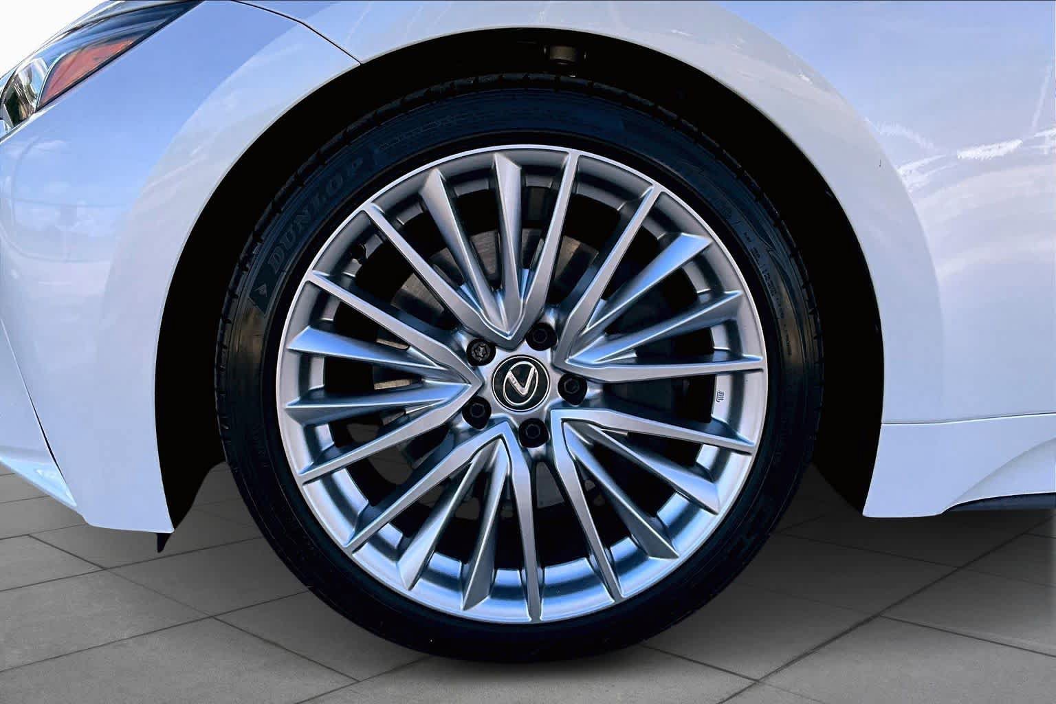 Used 2025 Lexus IS 300 w/ Premium Package RWD image 11