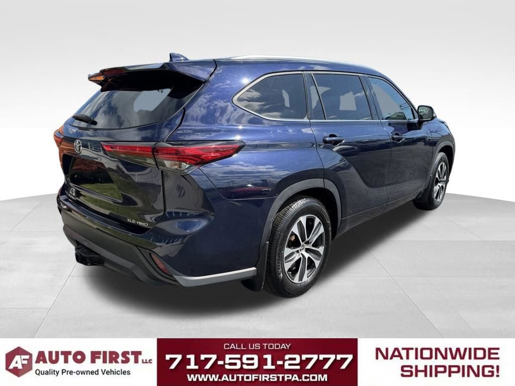 Used 2021 Toyota Highlander XLE AWD/4WD image 3