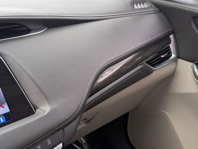 Used 2022 Cadillac XT4 Premium Luxury w/ Enhanced Visibility Package image 33