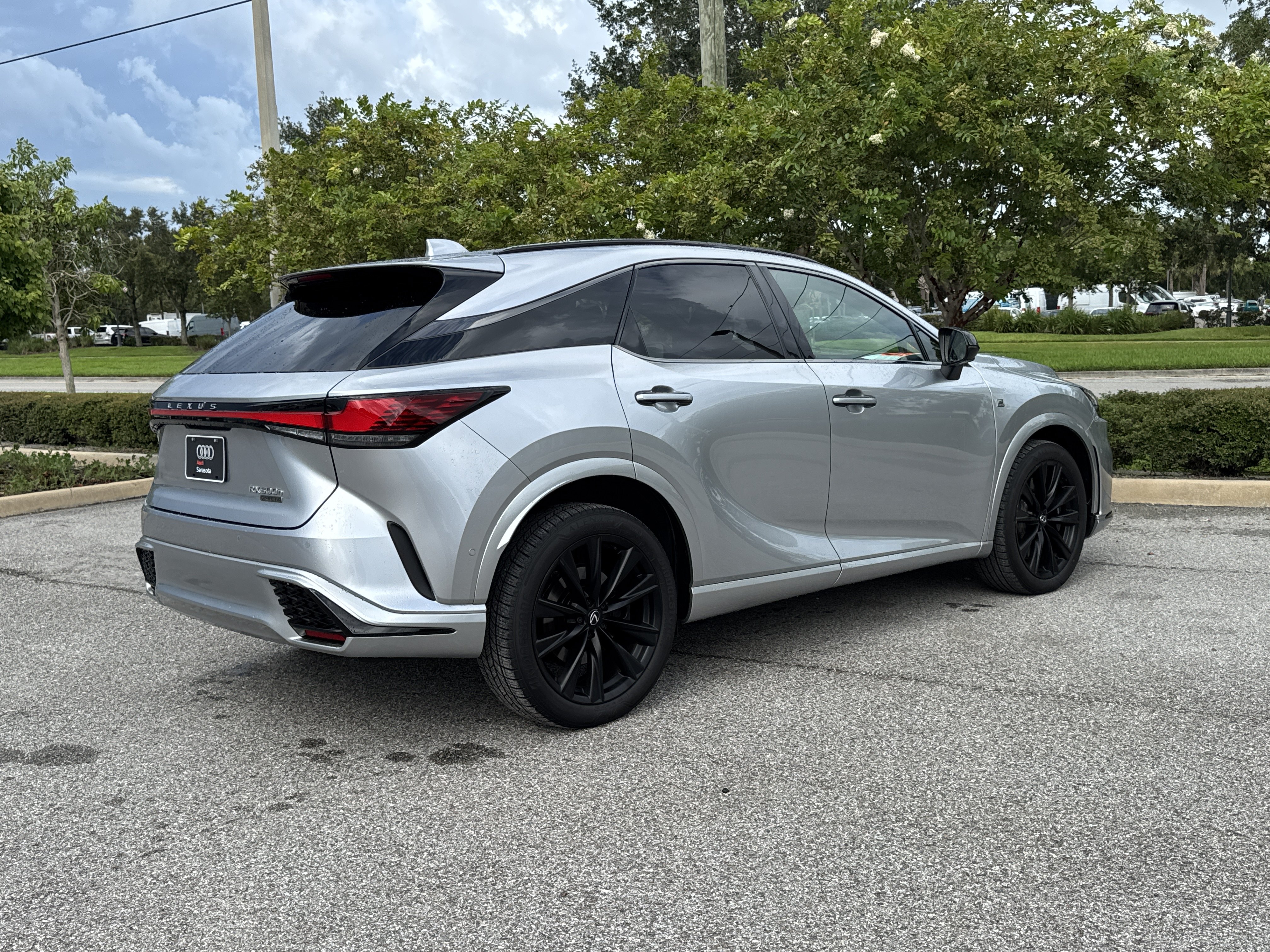 Used 2024 Lexus RX 500h F Sport w/ Convenience Package AWD/4WD image 4