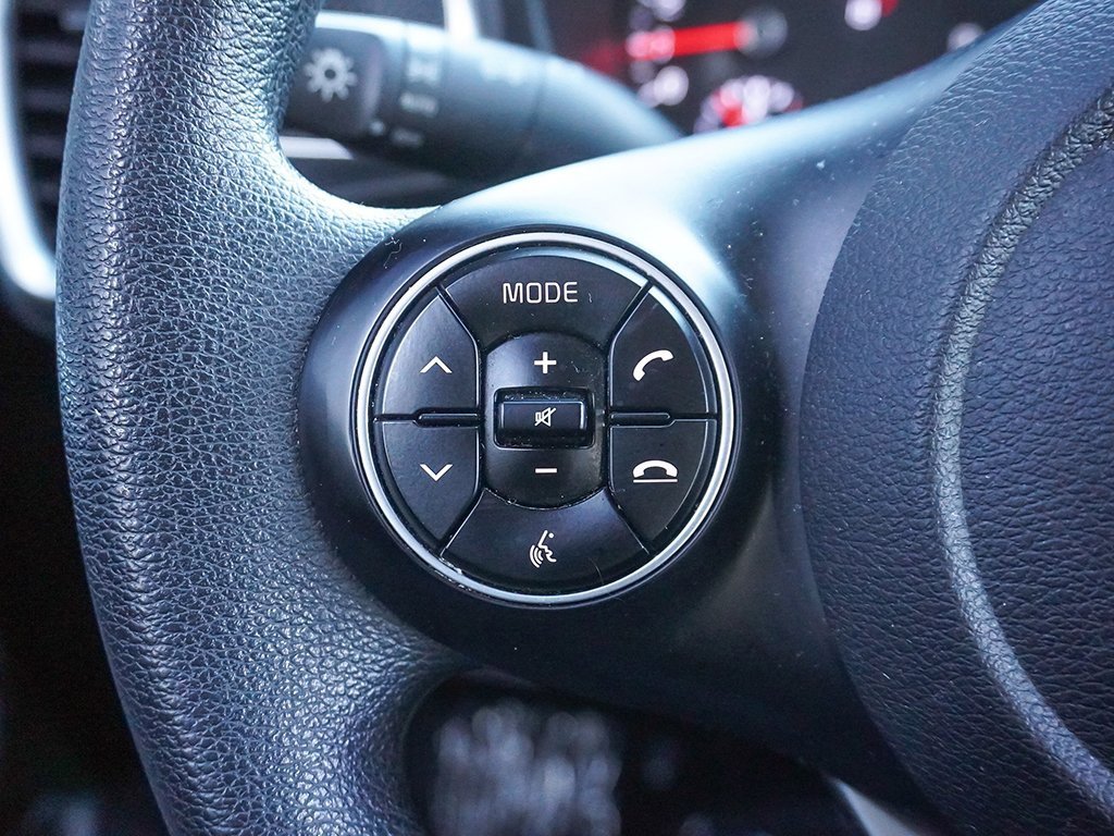 Used 2020 Kia Soul LX image 36