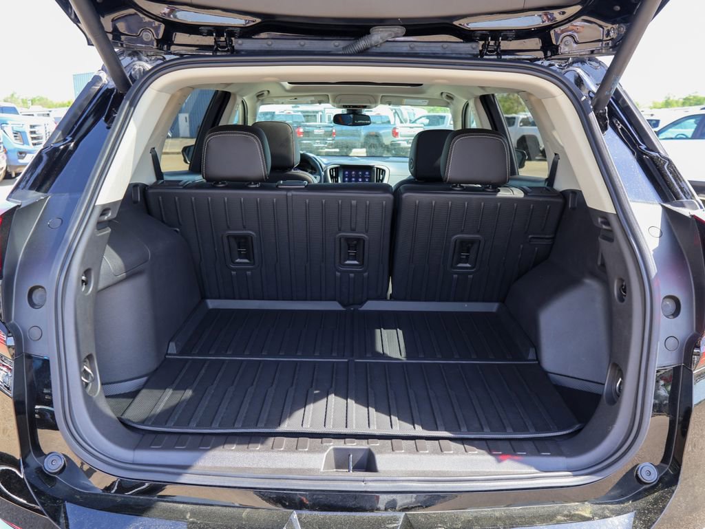 Used 2024 GMC Terrain Denali w/ Black Diamond Edition image 5