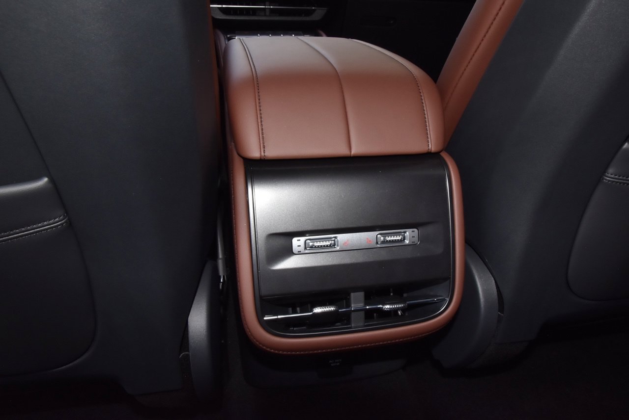 New 2026 Lincoln Nautilus Reserve AWD/4WD image 18