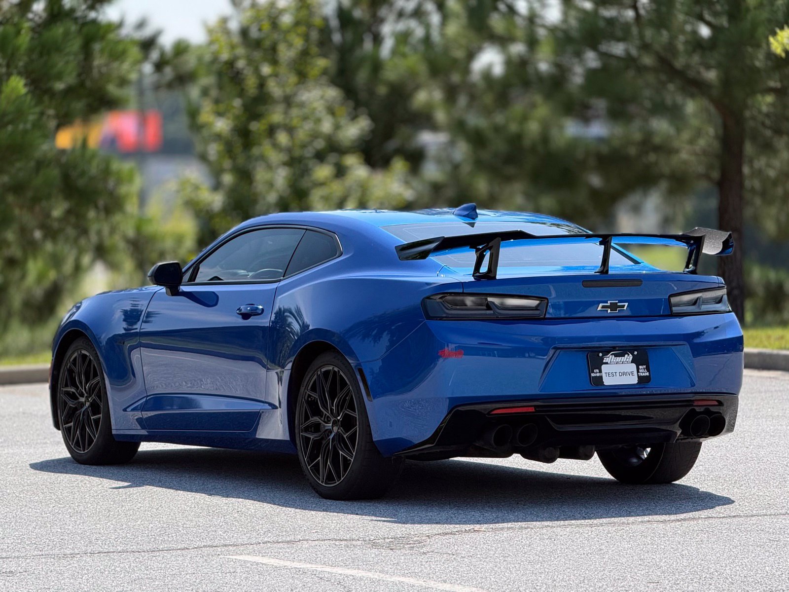 Used 2018 Chevrolet Camaro SS RWD image 10