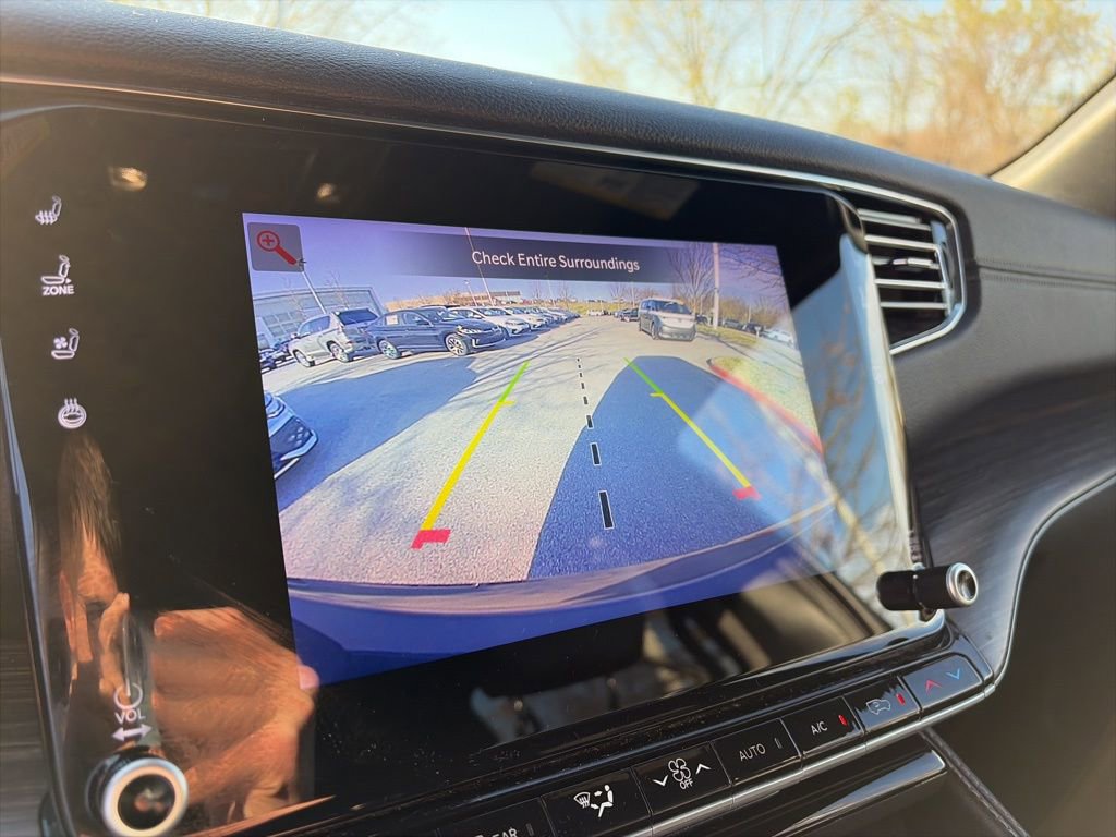 Used 2024 Jeep Wagoneer Series II w/ Flexible Seating Group AWD/4WD image 16