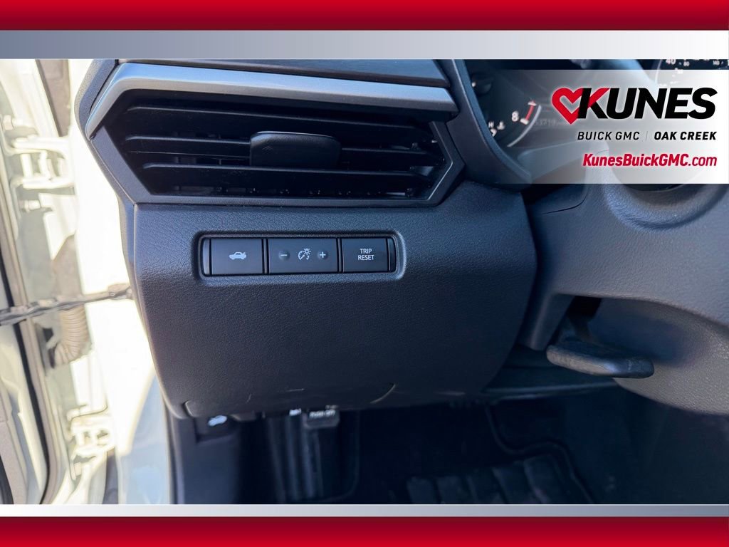 Used 2024 Nissan Altima 2.5 SV image 11