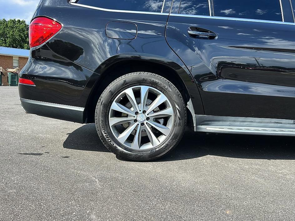 Used 2014 Mercedes-Benz GL 450 4MATIC w/ Appearance Package image 27