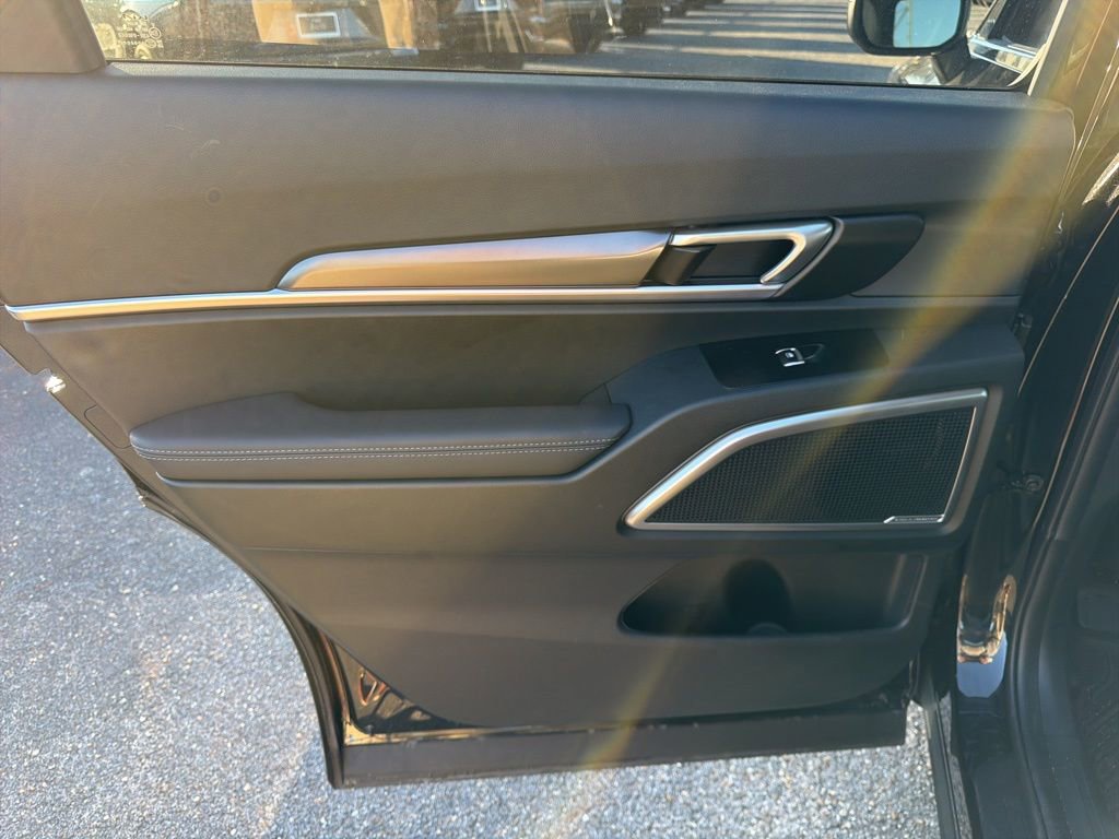 Used 2025 Kia Telluride S image 15