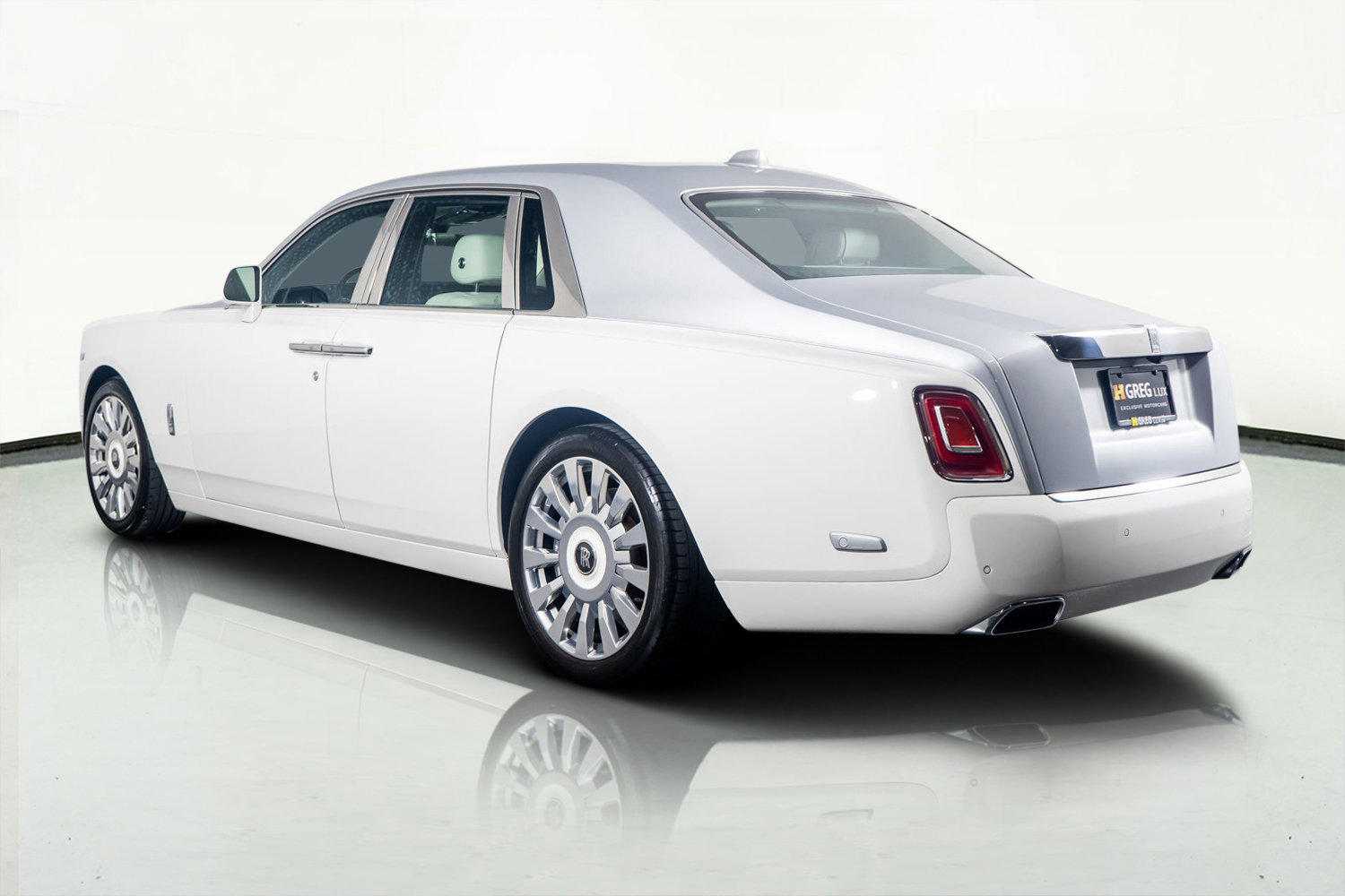 Used 2019 Rolls-Royce Phantom Sedan image 14