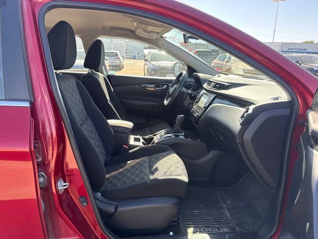 Used 2017 Nissan Rogue Sport SV w/ SV Premium Package AWD/4WD image 23