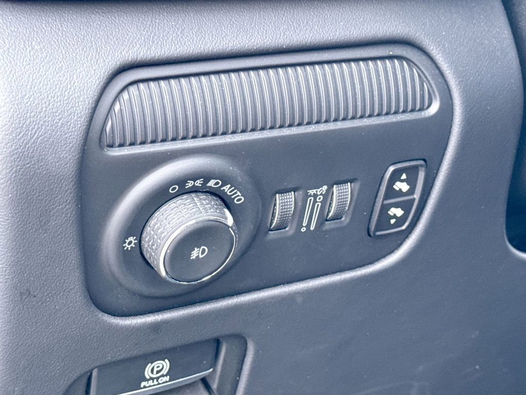 Used 2024 Jeep Grand Wagoneer L Series III image 16